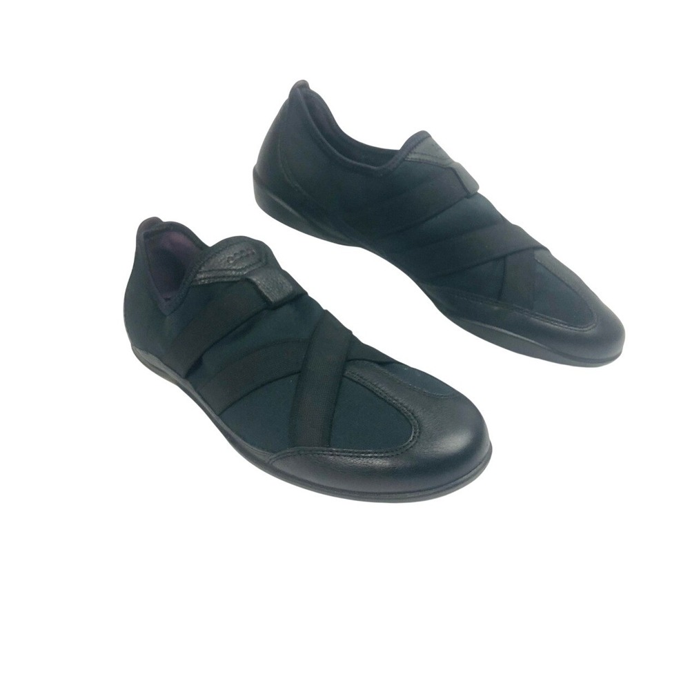 ecco women's black bluma slip on hook and loop size 9